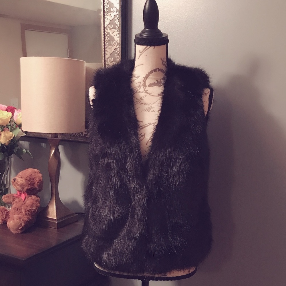 Price drop NWT 💕Michael kors faux fur vest